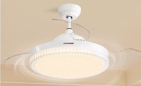 LEDライトと音声制御付き ゴールドアクセントインテリジェント 天井扇風機